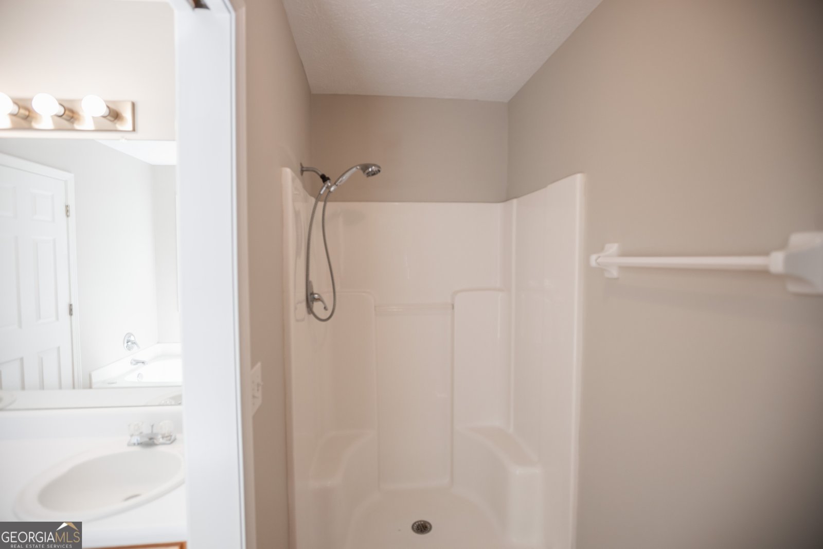 61 Leafview Drive Cleveland - 21