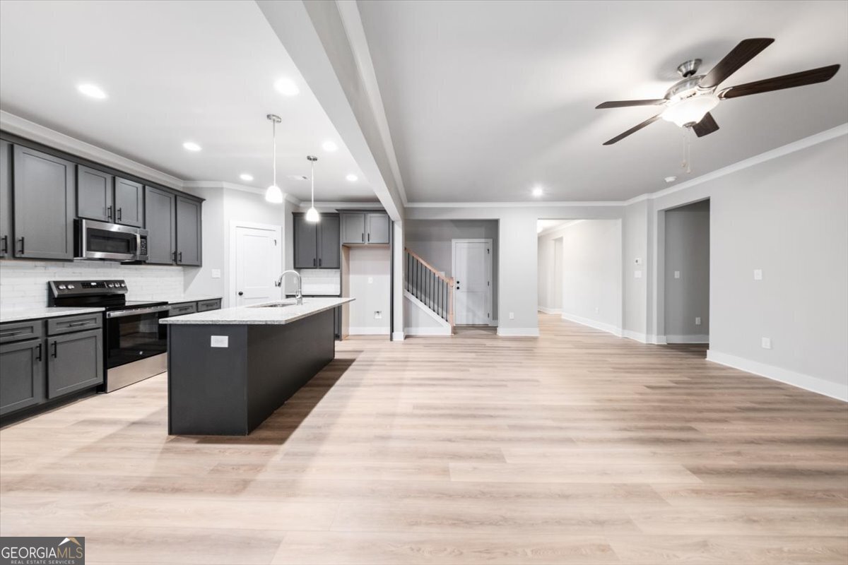 182 Railroad Street Gray - 6