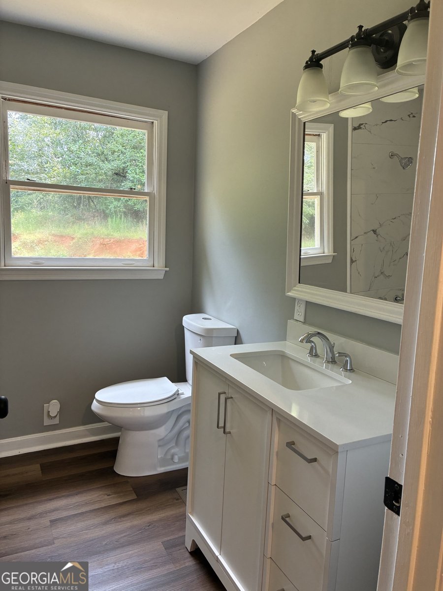5951 Glenn Burtz Road Murrayville - 39