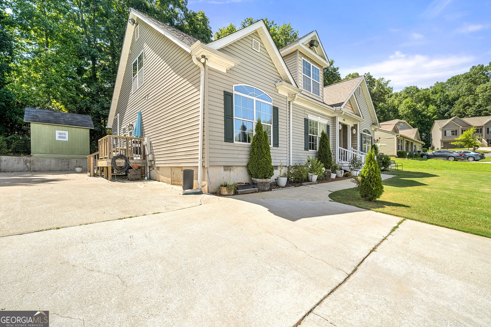 400 Sapling Court Temple - 2