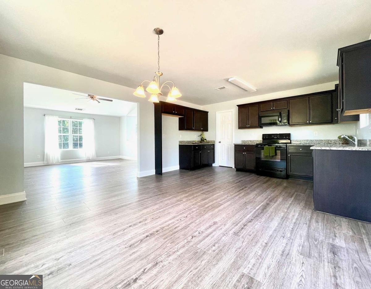 18 Erin Way Commerce - 10