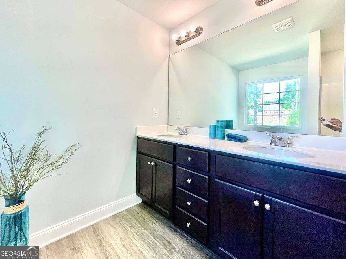 18 Erin Way Commerce - 14