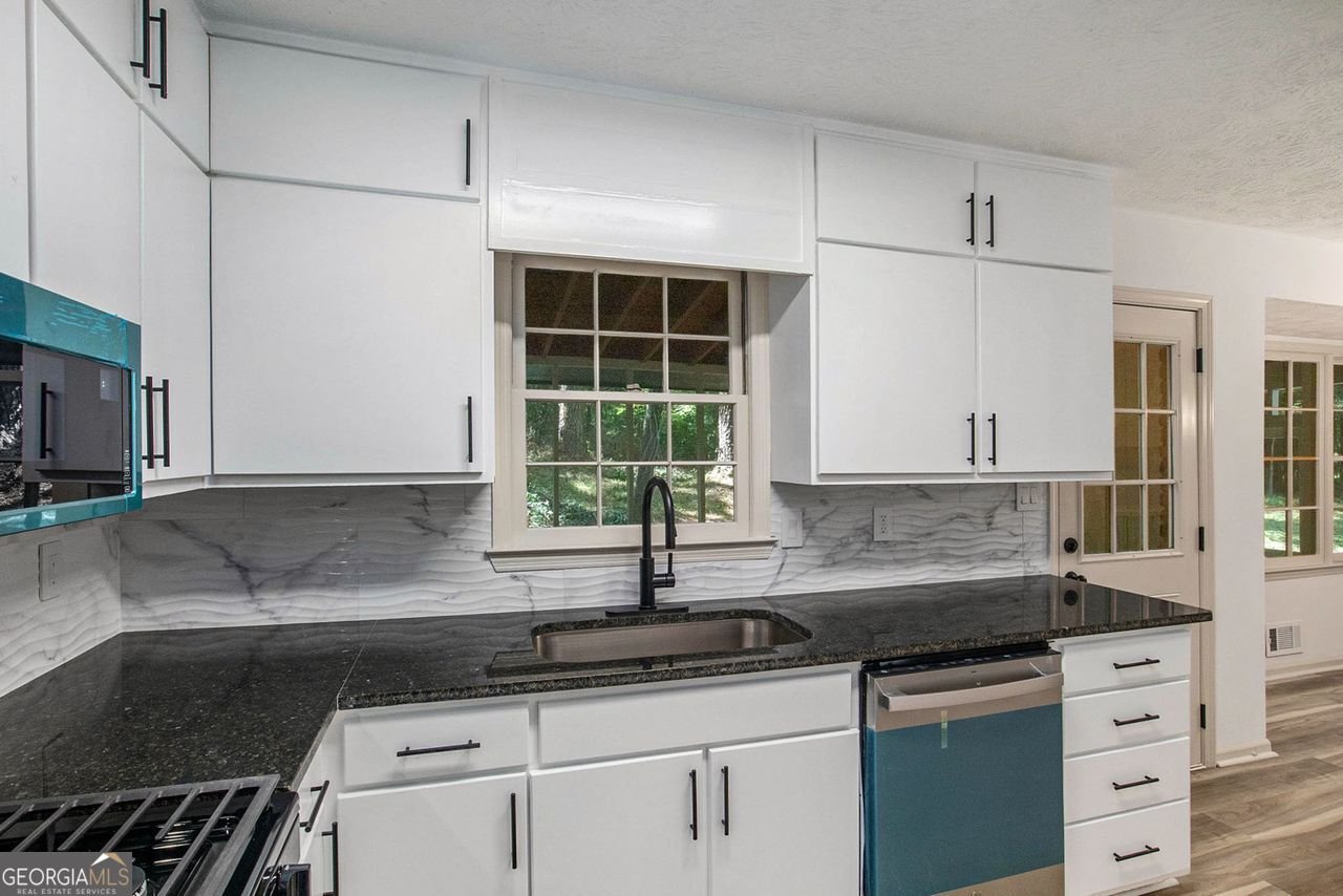 608 PAMELA Court Lawrenceville - 9