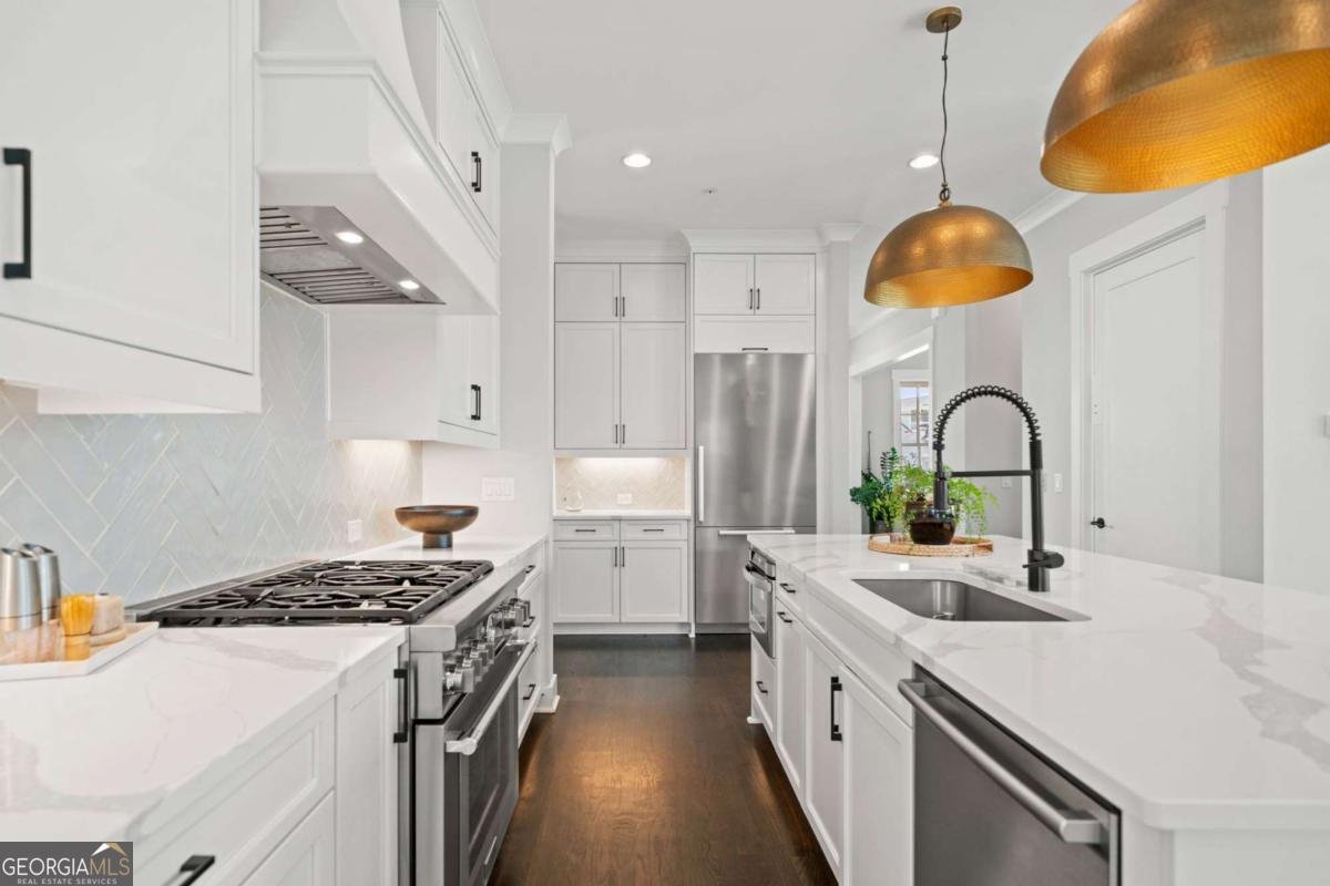 559 Club Drive Woodstock - 16