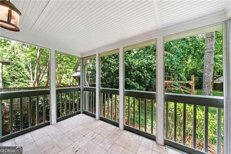 1349 Middlesex Avenue Atlanta - 33