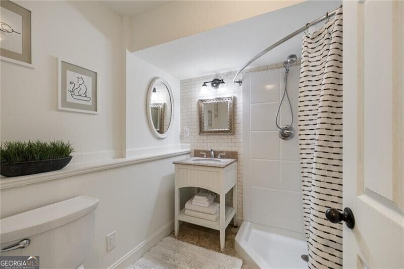 1466 University Drive Atlanta - 33