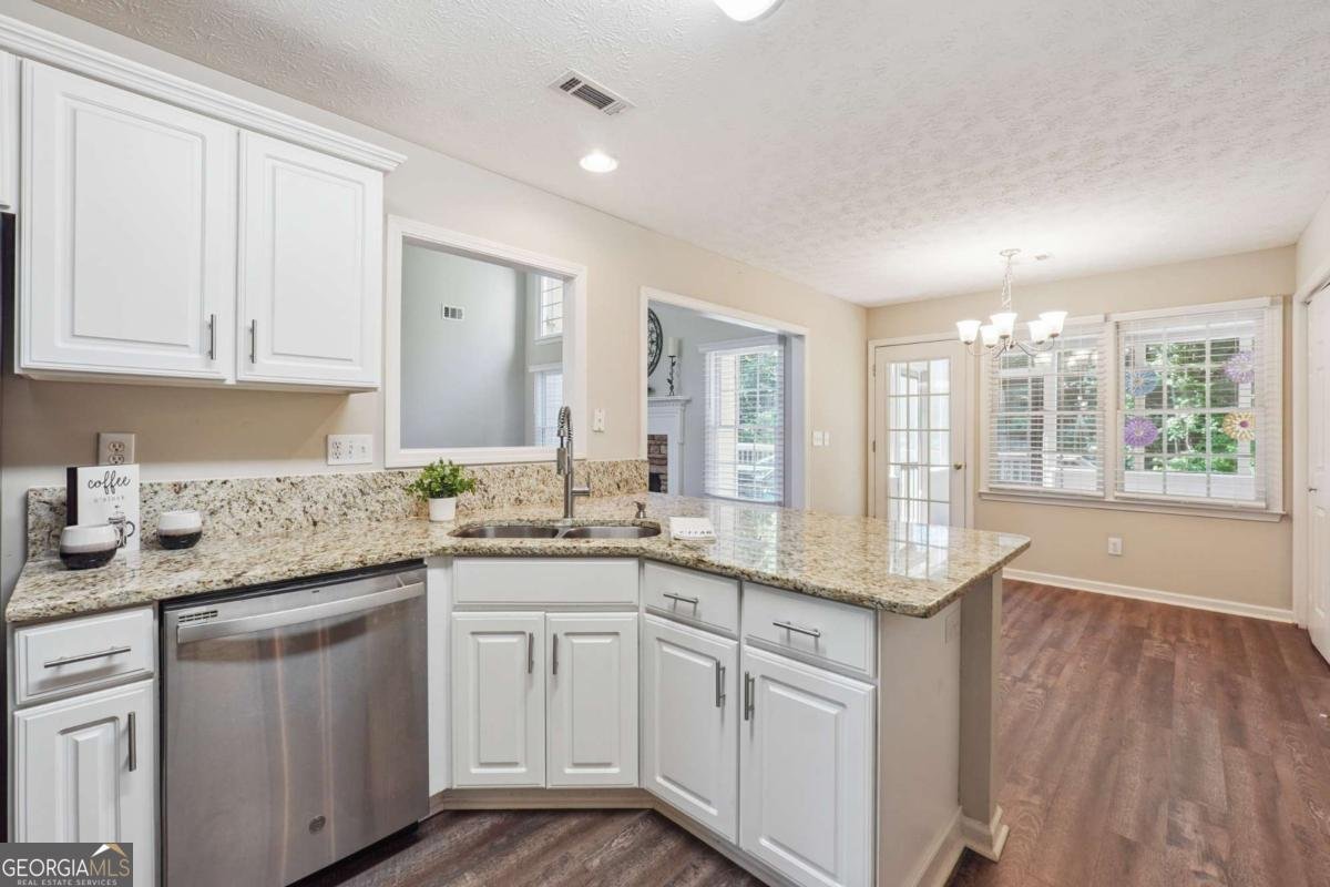 468 Crestview Drive Dallas - 11
