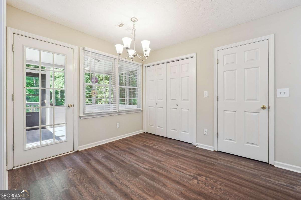 468 Crestview Drive Dallas - 12