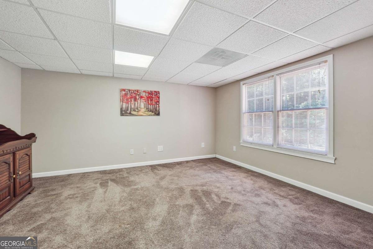 468 Crestview Drive Dallas - 32
