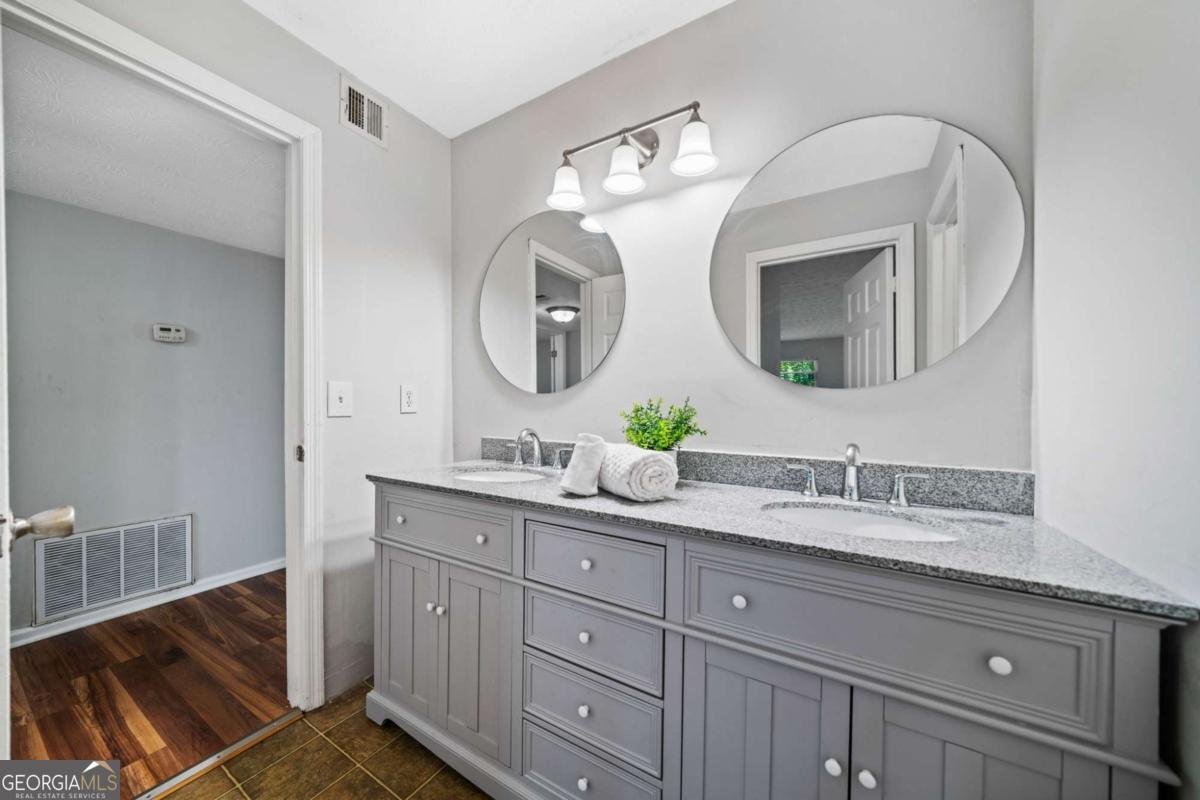 717 Beaufort Circle Duluth - 9