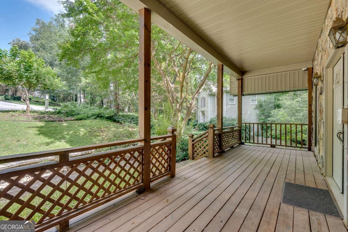 1667 Manhasset Farm Court Atlanta - 3