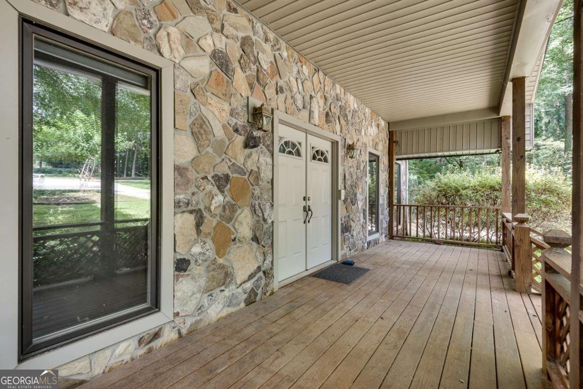 1667 Manhasset Farm Court Atlanta - 4