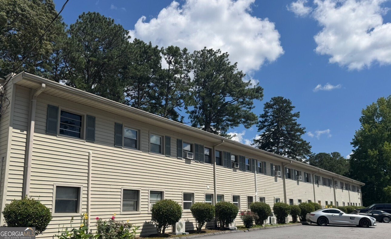 2109 Pine Tree Drive Buford - 1