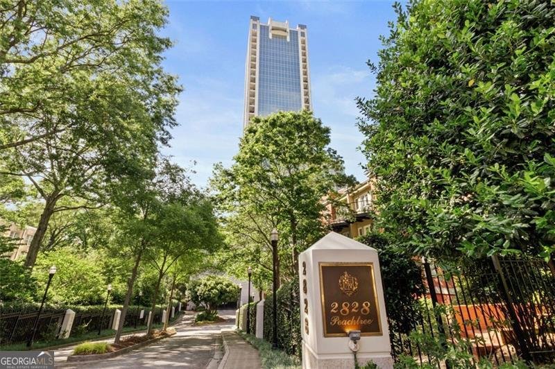 2828 PEACHTREE Road Atlanta - 26