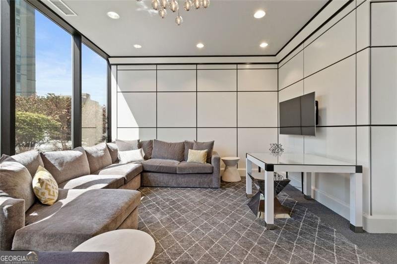 2828 PEACHTREE Road Atlanta - 42
