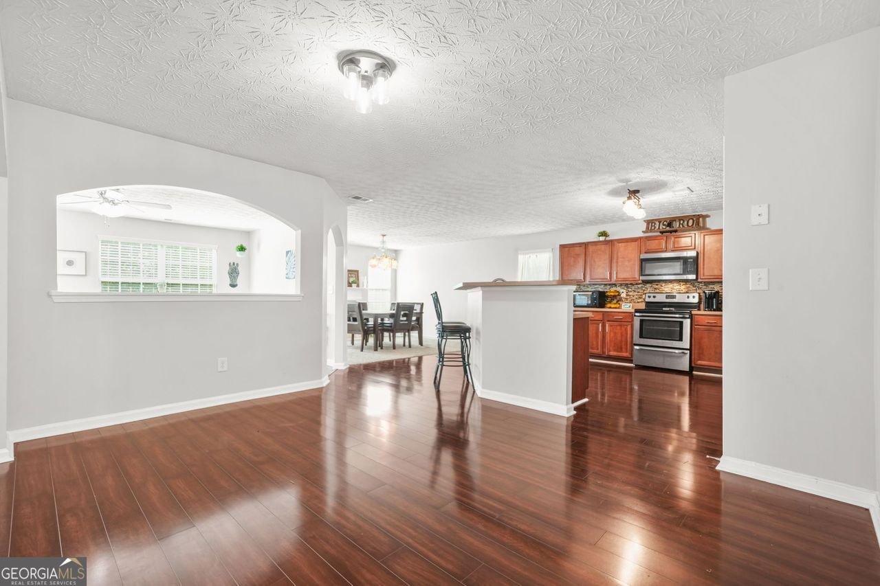 11223 GENOVA Terrace Hampton - 12