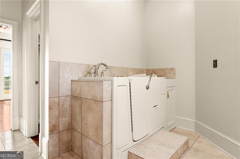 3657 Peachtree Road Atlanta - 26