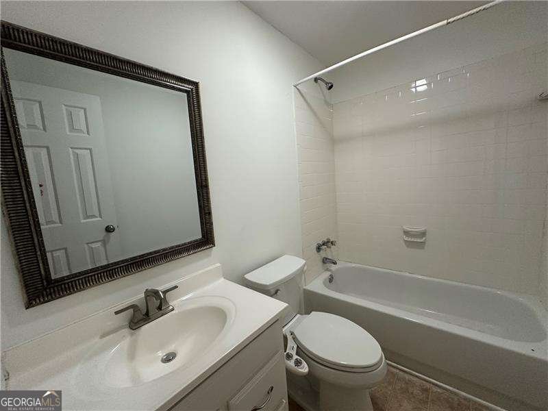 5605 SHADEWATER Drive Cumming - 35