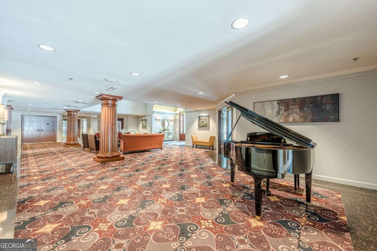 1735 PEACHTREE Street Atlanta - 21