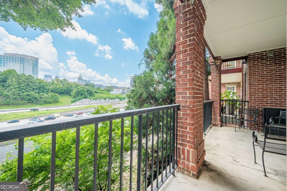 1735 PEACHTREE Street Atlanta - 42