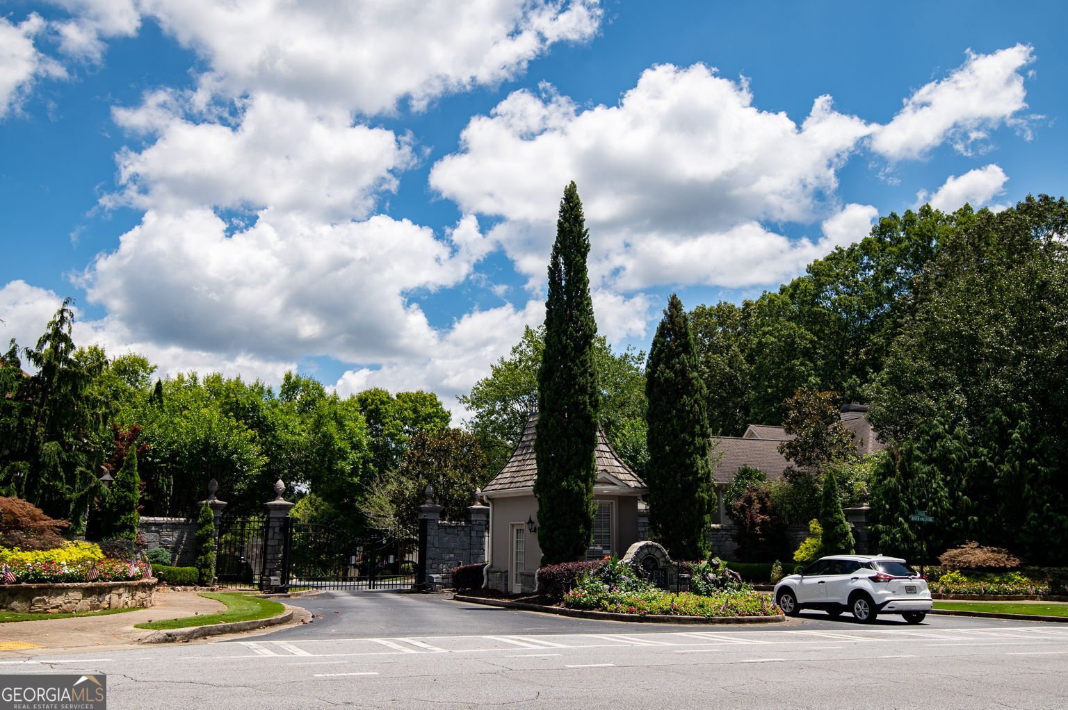 735 Falling Rocks Court Roswell - 75