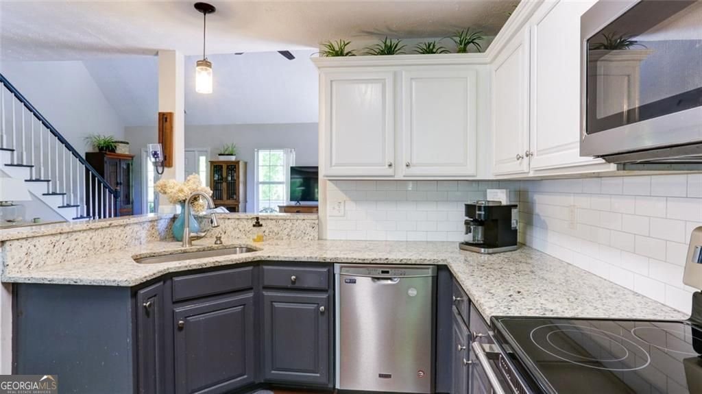 8635 Camberley Way Gainesville - 20