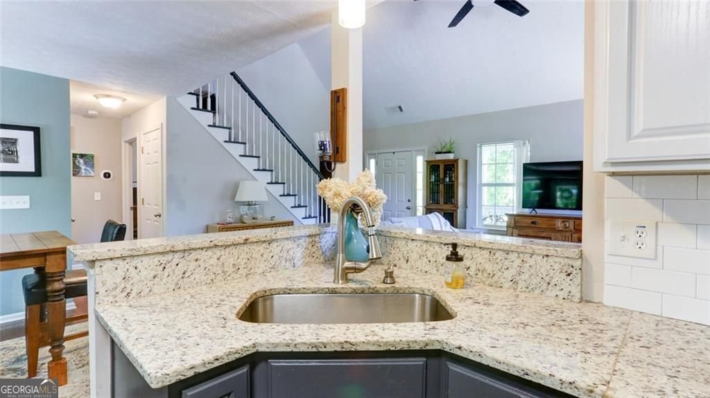 8635 Camberley Way Gainesville - 23