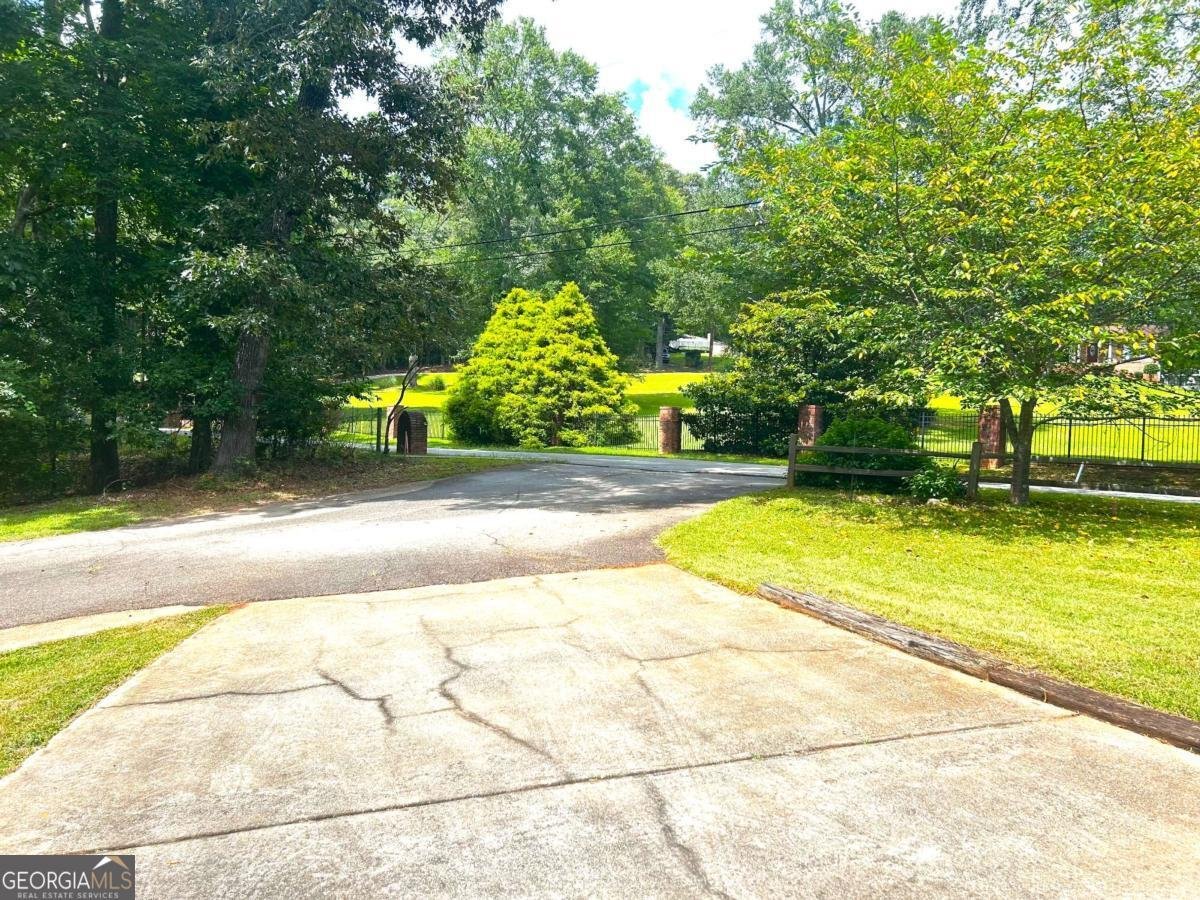 4893 Spanish Oak Road Douglasville - 2