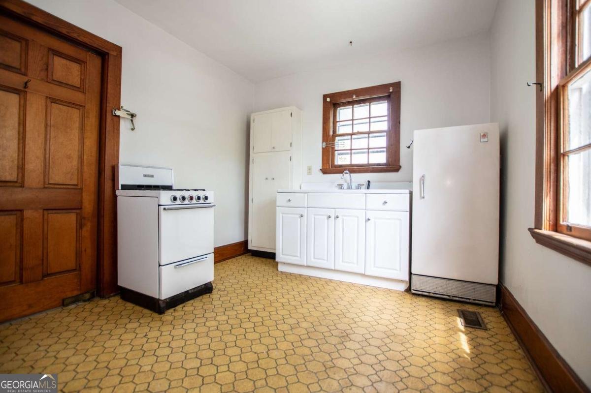 315 Dixie Street Carrollton - 73