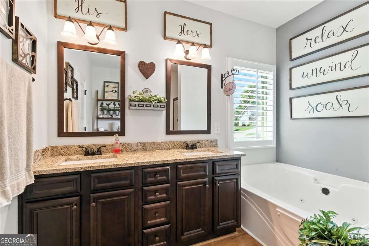 17 Saddle Wood Drive Dallas - 28