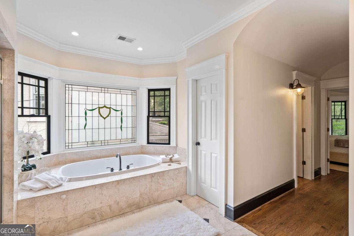 34 PEACHTREE Circle Atlanta - 1