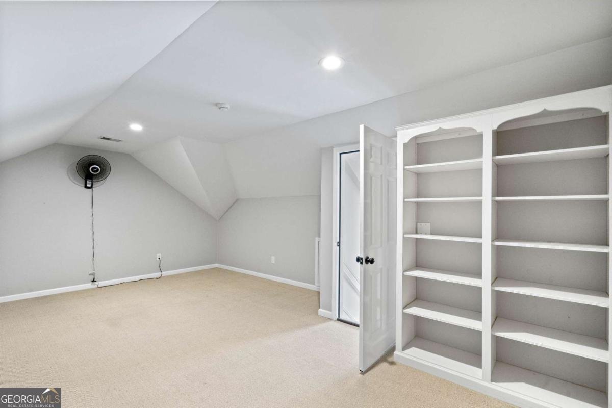 34 PEACHTREE Circle Atlanta - 13