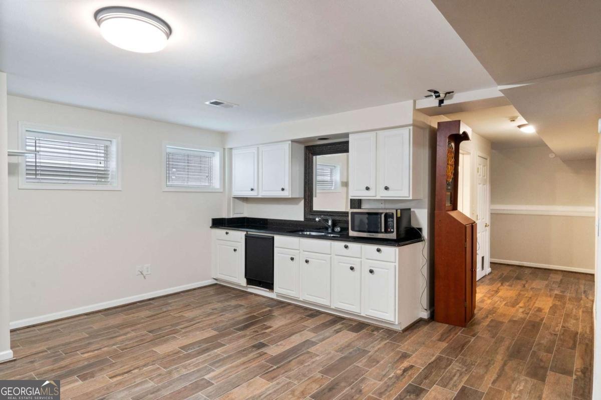 34 PEACHTREE Circle Atlanta - 16