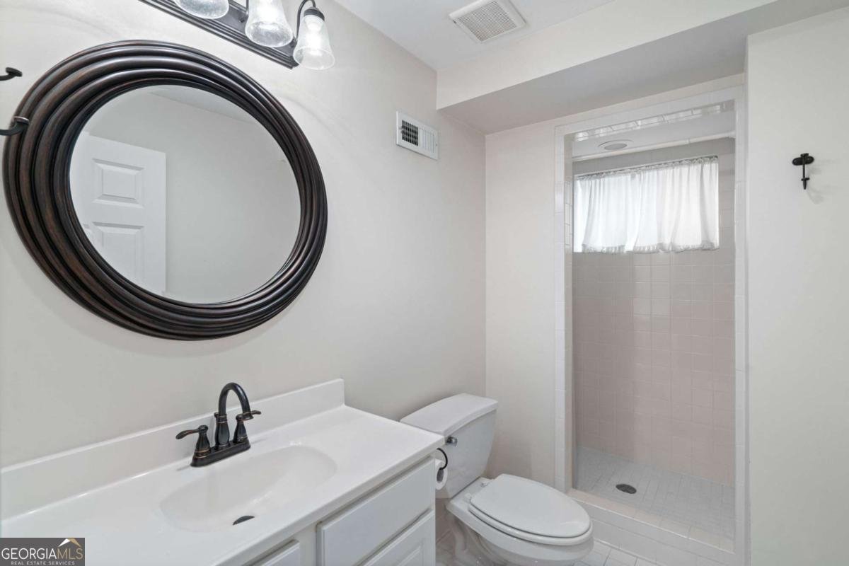 34 PEACHTREE Circle Atlanta - 17