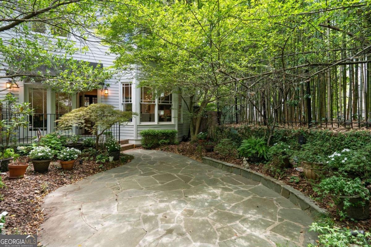 34 PEACHTREE Circle Atlanta - 20