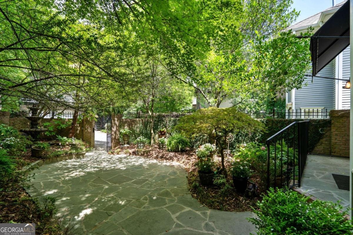 34 PEACHTREE Circle Atlanta - 21