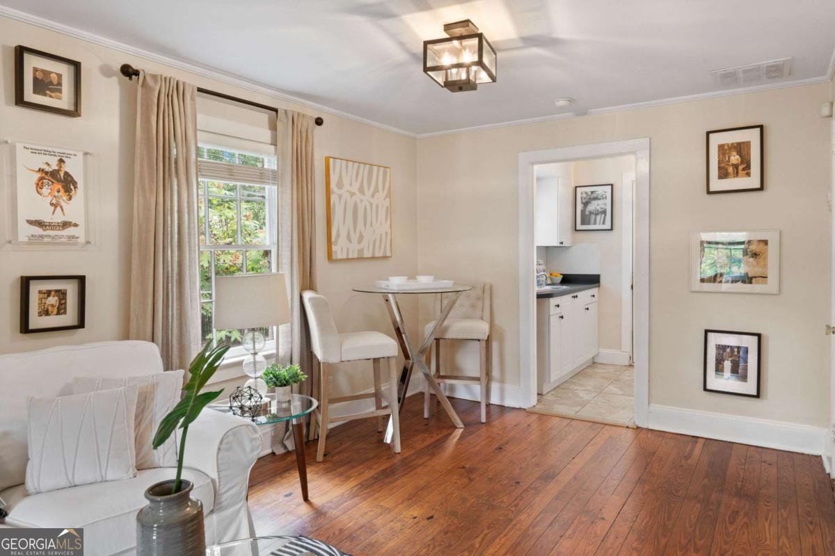 34 PEACHTREE Circle Atlanta - 25
