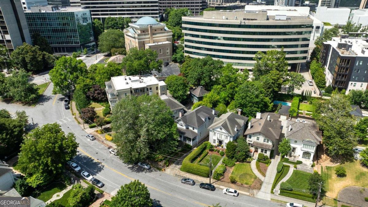 34 PEACHTREE Circle Atlanta - 66