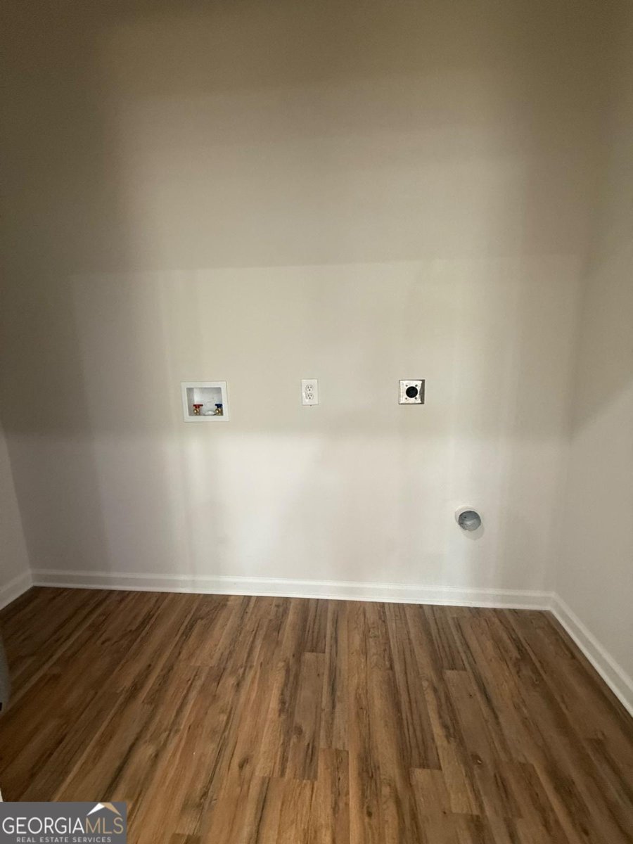 633 Langston Drive Atlanta - 13