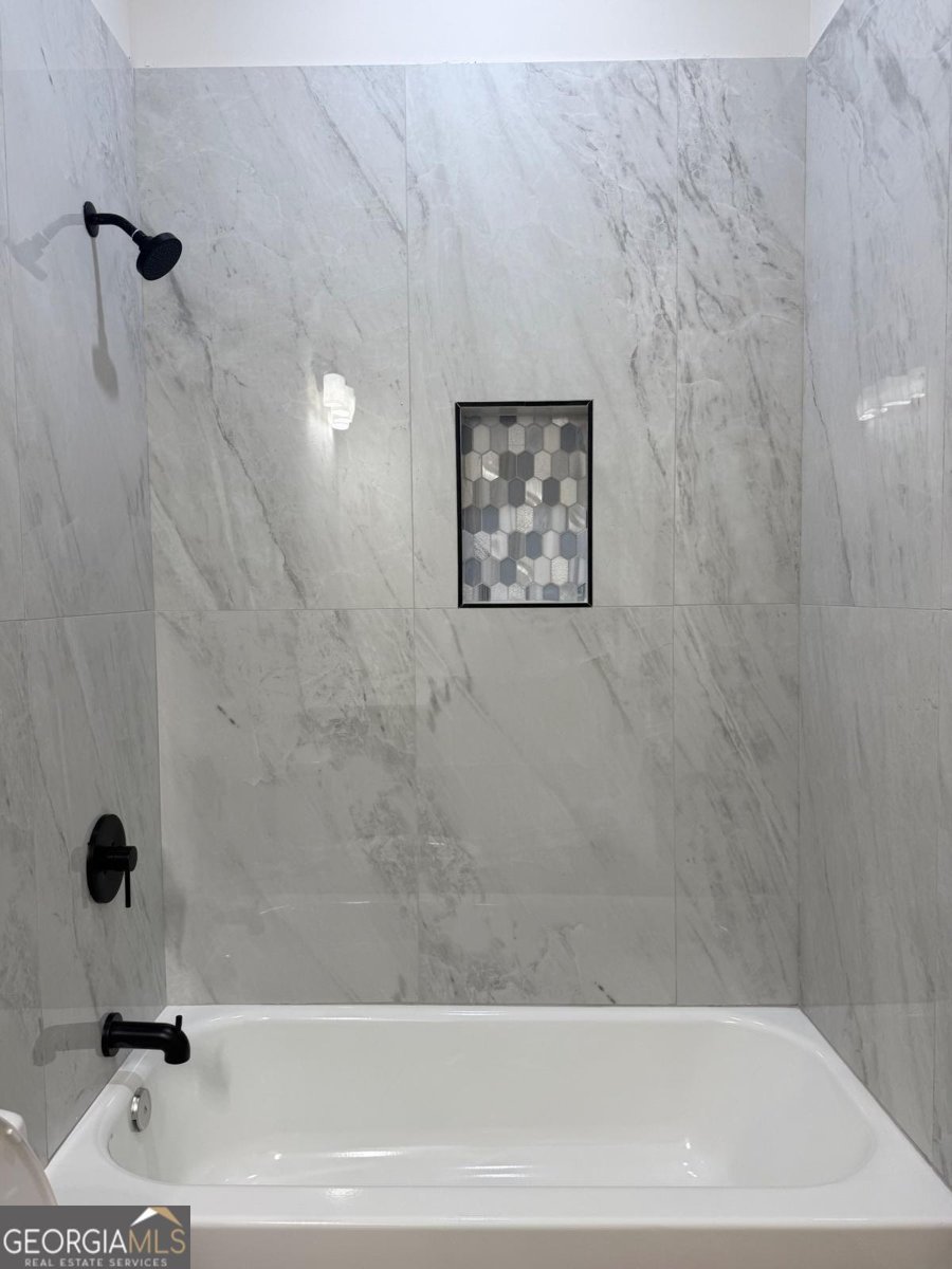 633 Langston Drive Atlanta - 22