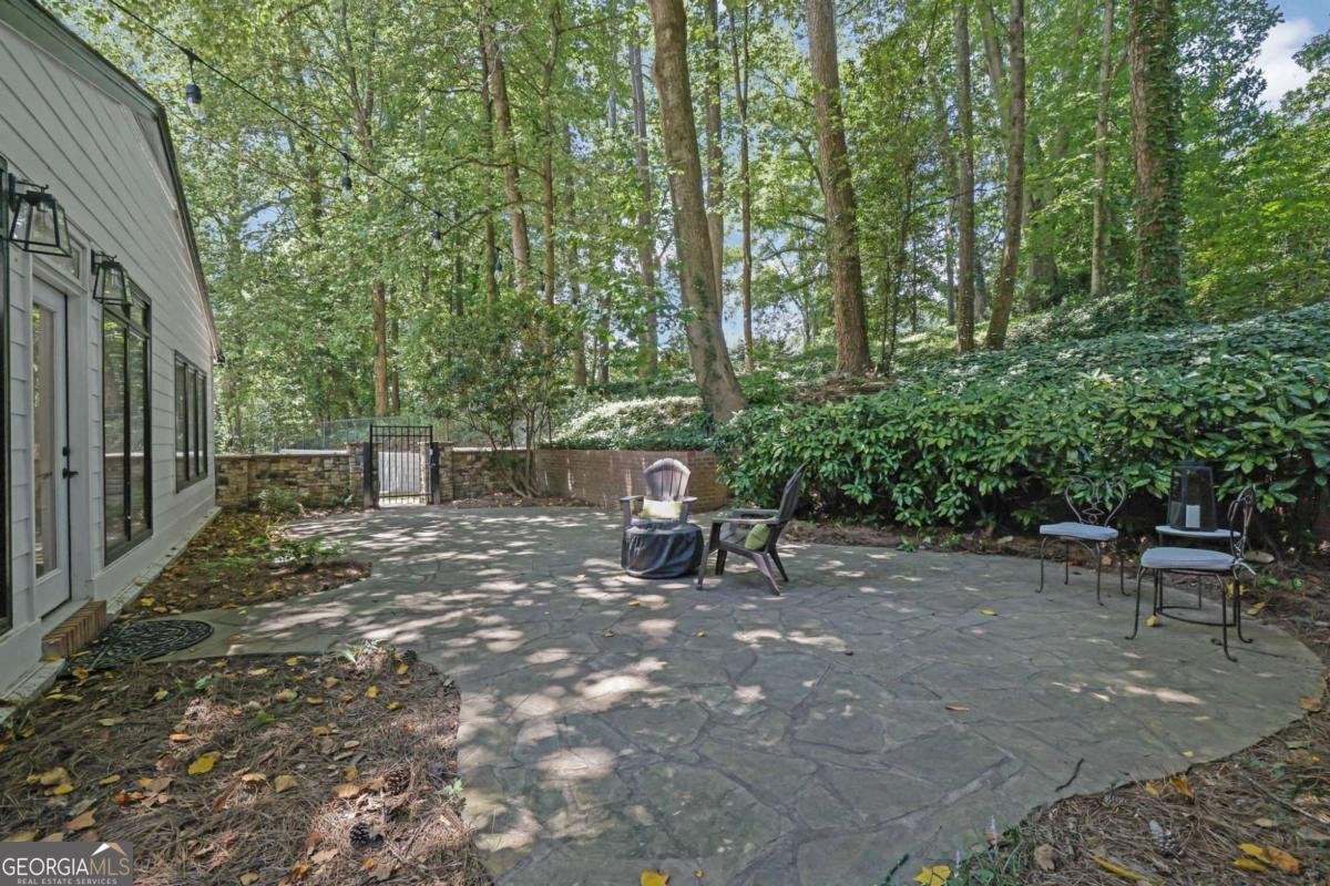 2858 Mornington Drive Atlanta - 77