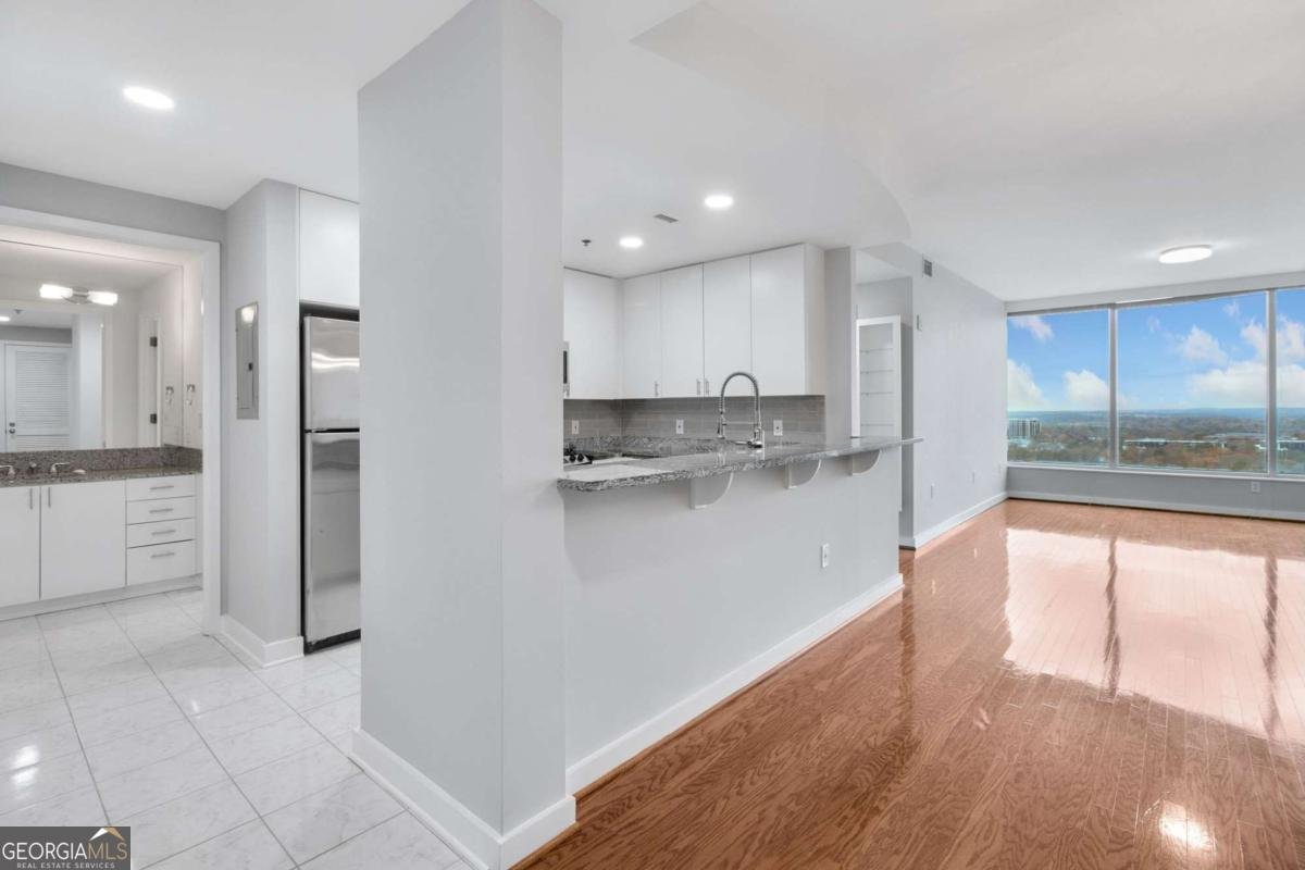 3338 Peachtree Road Atlanta - 10