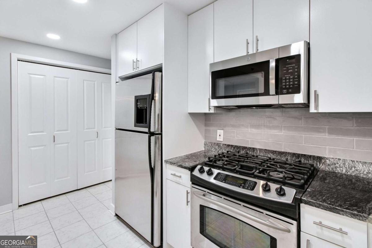 3338 Peachtree Road Atlanta - 14