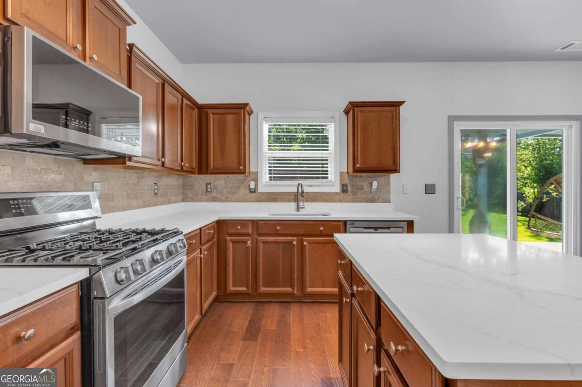 6126 Barker Landing Sugar Hill - 10