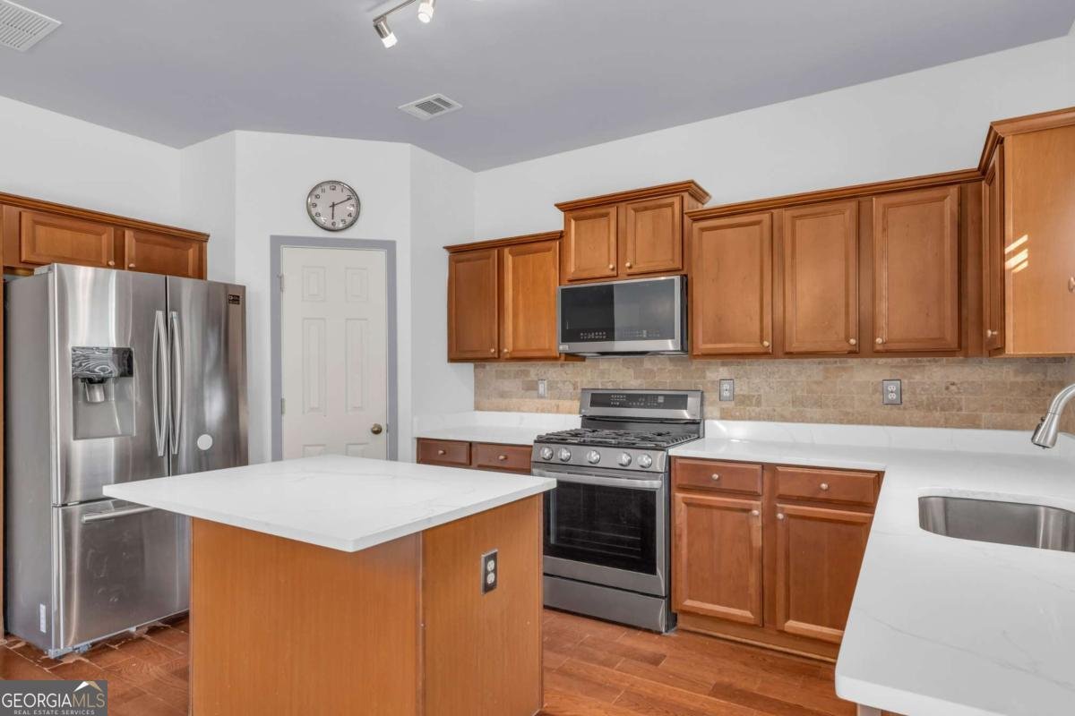 6126 Barker Landing Sugar Hill - 11