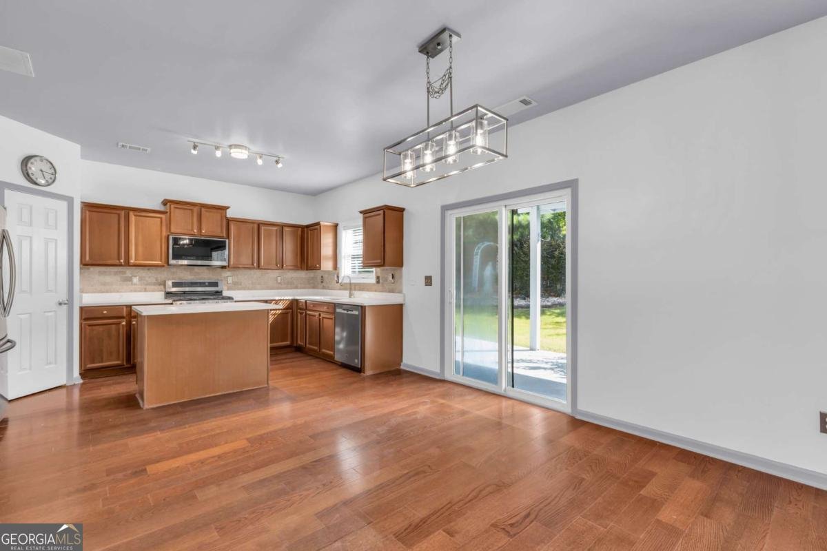6126 Barker Landing Sugar Hill - 12