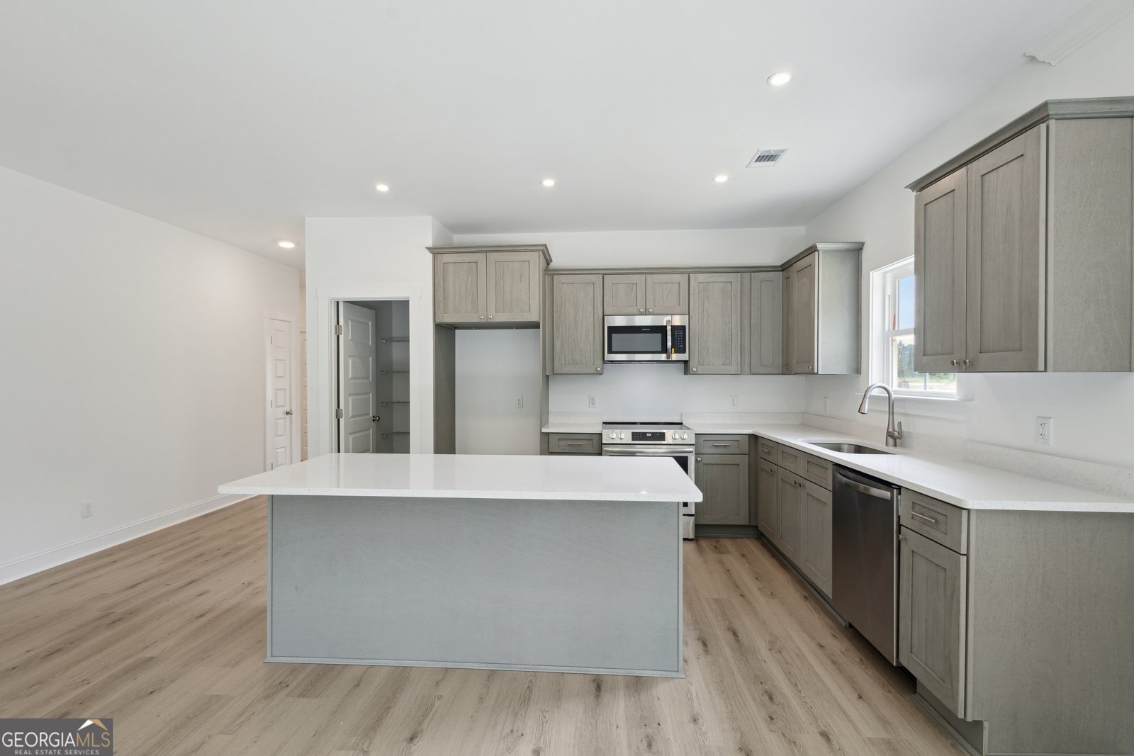 1044 Cottage Way Darien - 4