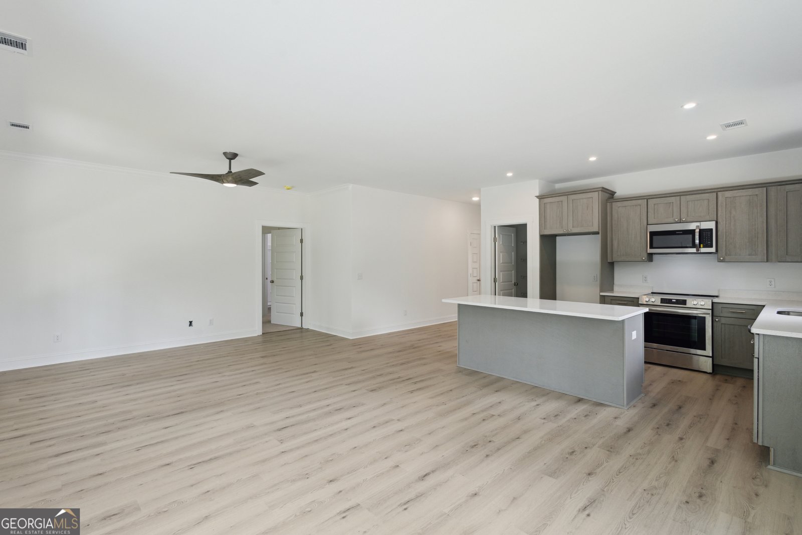 1044 Cottage Way Darien - 6