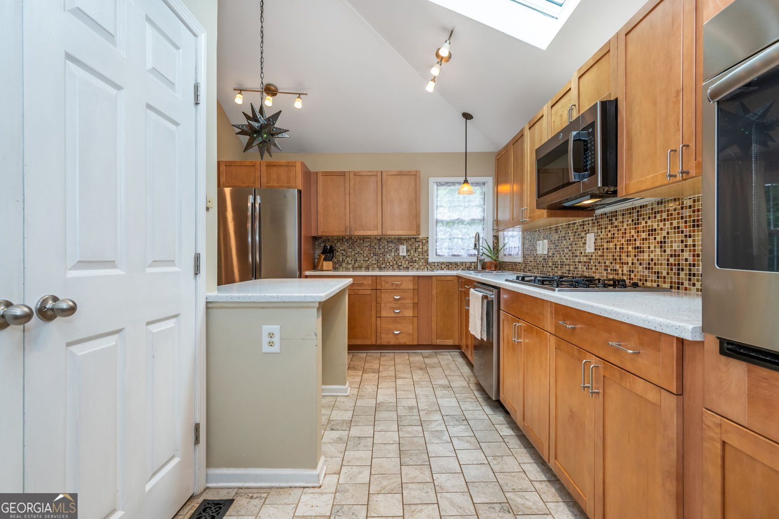 1621 Beacon Hill Boulevard Atlanta - 24