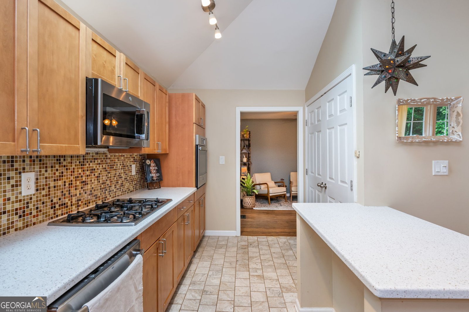 1621 Beacon Hill Boulevard Atlanta - 25